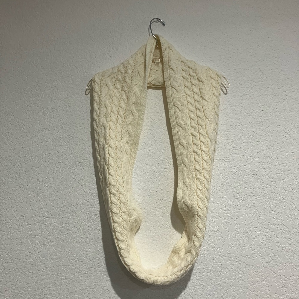 Cream Cable Knit Infinity Scarf